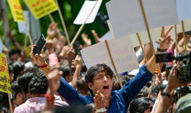 दिल्ली में झुग्गियों पर बुलडोजर चलाने का आदेश, भाजपा के खिलाफ विरोध में उतरी आप