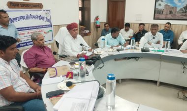 दिशा की बैठक में खुद की सरकार की खामियां देख चकरा गए सांसद व मुख्य सचेतक, जालोर जिलेभर में 241 चिकित्सकों में से 151 पद खाली सुनकर हैरान हुए नेता