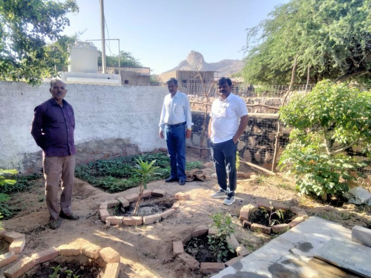 एसीबीईओ ने 5 विद्यालयों एवं 3 समन्वित आंगनवाड़ी केंद्रों का किया आकस्मिक निरीक्षण, 3 कार्मिकों के निर्धारित समय में उपस्थित नहीं होने व 2 कार्मिकों के अनुपस्थित रहने पर उन्हें कारण बताओ नोटिस जारी