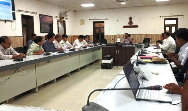 अवैध कनेक्शन हटाने के अभियान को सुचारु रखते हुए पेयजल वितरण संबंधित शिकायतों का समाधान सुनिश्चित करें-जिला कलक्टर