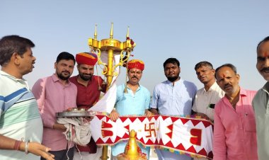 बागरा में बाबा रामदेव मंदिर के वार्षिकोत्सव पर चढ़ाई गई अमर ध्वजा