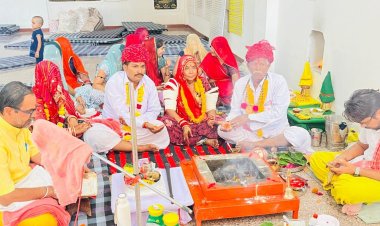 ठाकुरजी मंदिर दो दिवसीय वार्षिक महोत्सव शुरू, भामाशाह परिवार ने हवन में दी आहुतियाँ, -सोमवार को महाआरती के साथ मंदिर शिखर चढ़ाई जायेगी ध्वजा