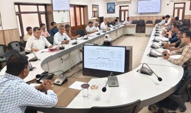 योजनाओं के माध्यम से अधिक से अधिक लोगों को लाभान्वित करें अधिकारी - जालोर कलक्टर