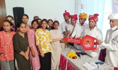 जालोर महिला महाविद्यालय में कालीबाई भील मेधावी छात्रा स्कूटी योजना में 66 स्कूटियों का वितरण