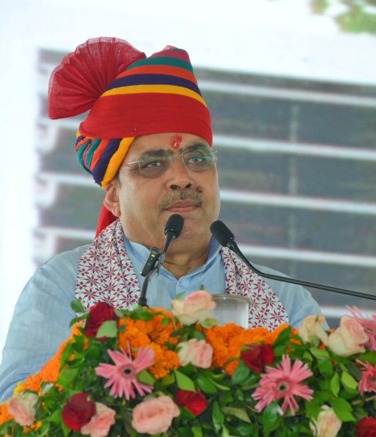 सीलू में सीएम खेतों में सोना पैदा करने का सपना दिखा गए, लेकिन चौधरी व गर्ग की मांग पर एक शब्द भी नहीं बोले, पुलिस ने भाजपा कार्यकर्ताओं के मौजे उतरवाए और काली पेंट वालों को वापस भेजा