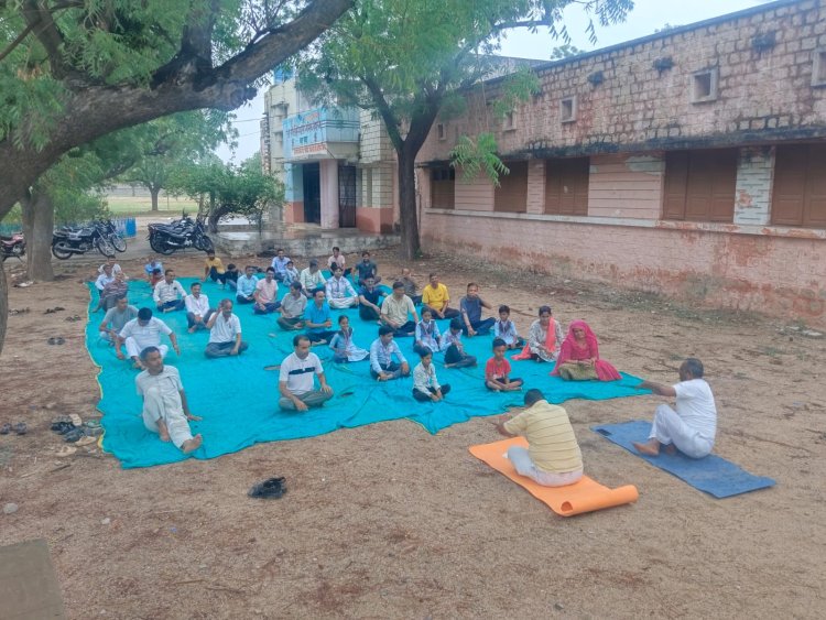 योग शरीर और मन दोनों को देता है संतुलन - जवानमल सुथार
