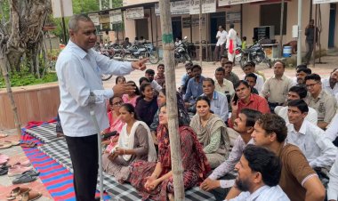 कैडर पुनर्गठन की मांग को लेकर जालोर के न्यायालयों के कर्मचारी रहे सामूहिक अवकाश पर
