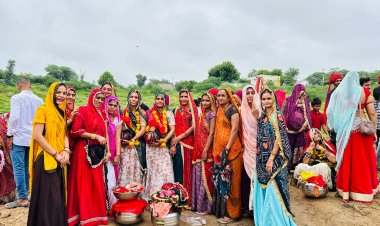बागरा में सुथार समाज की 150 महिलाओं ने निभाई तालाब हिलोरने की रस्म