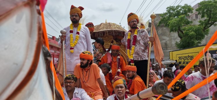 पीर गंगानाथ महाराज के चातुर्मास शोभायात्रा में उमड़े भक्त, सिरे मंदिर धाम पर लगा रहा तांता