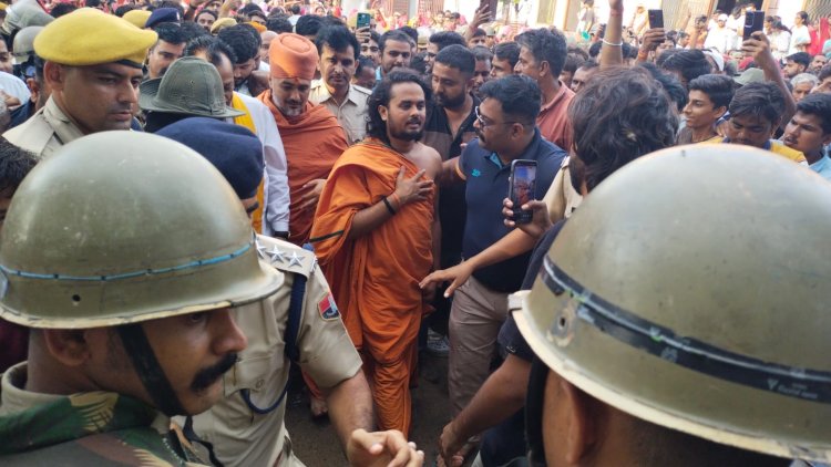 खुद को सिरे मन्दिर से बड़ा साबित करने का प्रयास, मंत्री की बात मानकर अनशन तोड़ने पर राजी हुए अभयदास