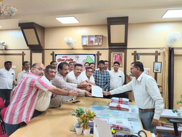 पदौन्नति सहित विभिन्न मांगों को लेकर मंत्रालयिक कर्मचारी संगठन ने ज्ञापन दिया