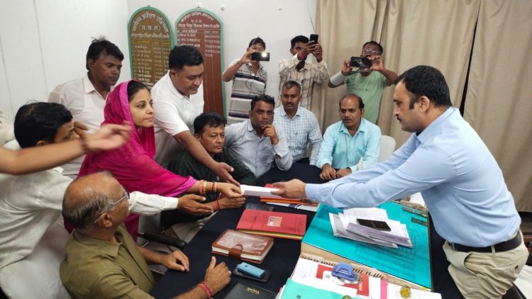 आहोर विधानसभा क्षेत्र में विद्युत समस्याओं को लेकर सरोज चौधरी के नेतृत्व में डिस्कॉम के एसई को सौंपा ज्ञापन