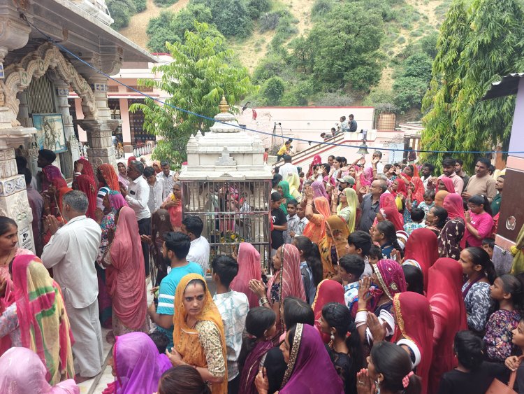 सावन महीने के तीसरे सोमवार को श्रद्धालुओं ने जागनाथ महादेव के दर्शन कर मांगा खुशहाल जीवन