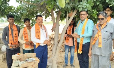 शिवसेना नेताओं ने पेड़ों को बांधी राखी, लिया संरक्षण का संकल्प