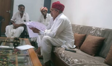 झाक के ग्रामीणों ने विद्यालय क्रमोन्नति को लेकर सांसद को दिया ज्ञापन, इस स्कूल से 100 से अधिक बालिकाएं स्टेट स्तर पर खेल चुकी हॉकी