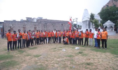 सवाई भोज आसींद दर्शनार्थ जालोर से गुर्जर समाजबंधुओं का पैदल जत्था हुआ रवाना