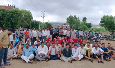 कॉलोनियों में जमा गन्दे पानी को लेकर नगरपरिषद के विरुद्ध लोगों ने जताया आक्रोश