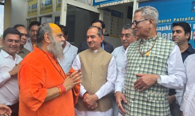 धर्म चेतना यात्रा के चतुर्थ दिवस में नारायणगिरि महाराज के अभियान से प्रेरित होकर कई युवाओं ने नशा मुक्ति का लिया संकल्प