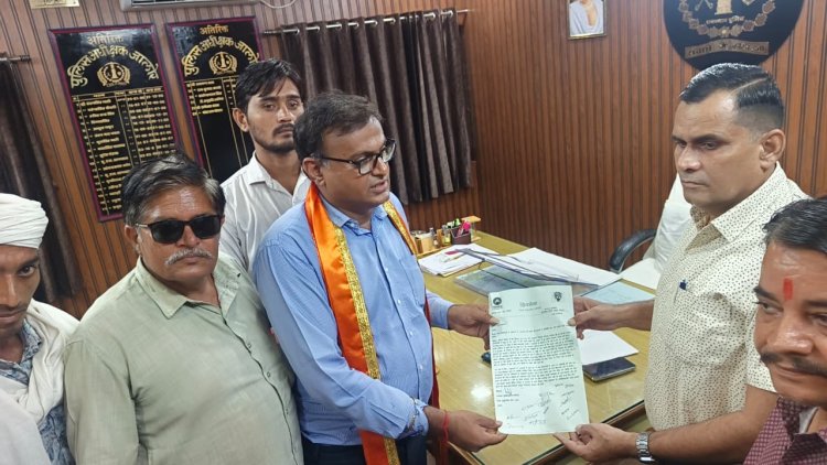 गोपालराम मेघवाल की मौत मामले की डीएसपी स्तर से जांच की मांग को लेकर शिवसेना प्रमुख ने ज्ञापन सौंपा