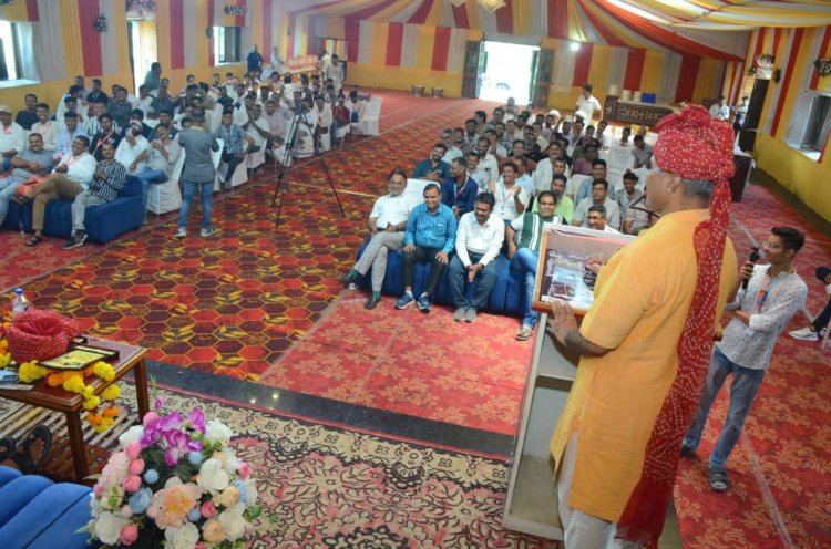 फोटोग्राफर्स को अपनी विश्वनीयता बढ़ाने की आवश्यकता है, उनका एक क्लिक तस्वीर को जीवंत कर देता है -जोगेश्वर गर्ग