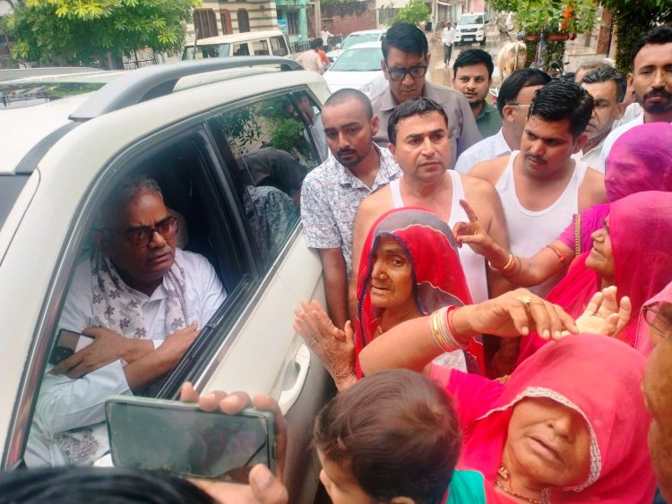 शिक्षा एवं पंचायतीराज मंत्री ने भागली सिंधलान व बागरा में साफ-सफाई व्यवस्था का किया औचक निरीक्षण, सफाई व्यवस्था सुधारने के लिए दिए निर्देश