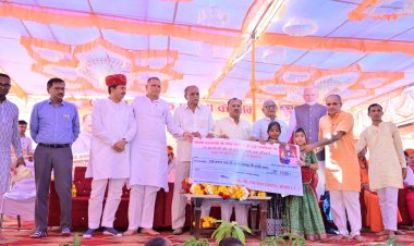 गौ-माता की सेवा, पर्यावरण संरक्षण एवं नारी सशक्तिकरण के लिए राव की अनूठी पहल - वासुदेव देवनानी
