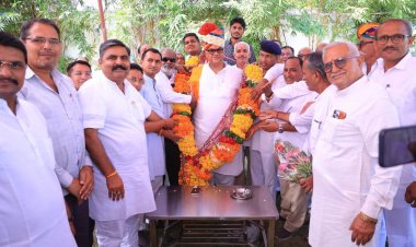 सांचौर में पूर्व सांसद पटेल के घर स्नेहमिलन, जन्मदिन पर कार्यकर्ताओं ने 51 किलो की माला पहनाई