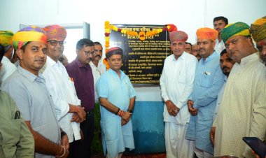 पच्चीस करोड़ के सीवरेज शिलान्यास पर जोगेश्वर गर्ग बोले - कोई कमियां दिखे तो मेरे कान में बताइये और मेरे अच्छे काम के ढोल बजाइये