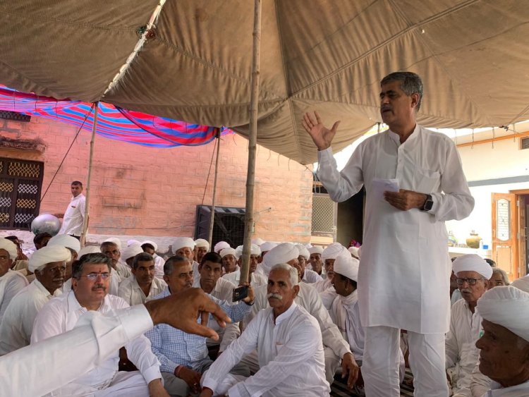 प्रेरणादायी पहल : आहोर पंचायत समिति के सदस्य रूपाराम चौधरी के निधन के बाद बारहवें पर परिजनों ने बालिका शिक्षा को बढ़ावा देने के लिए समाज को सौंपे सवा पांच लाख रुपए