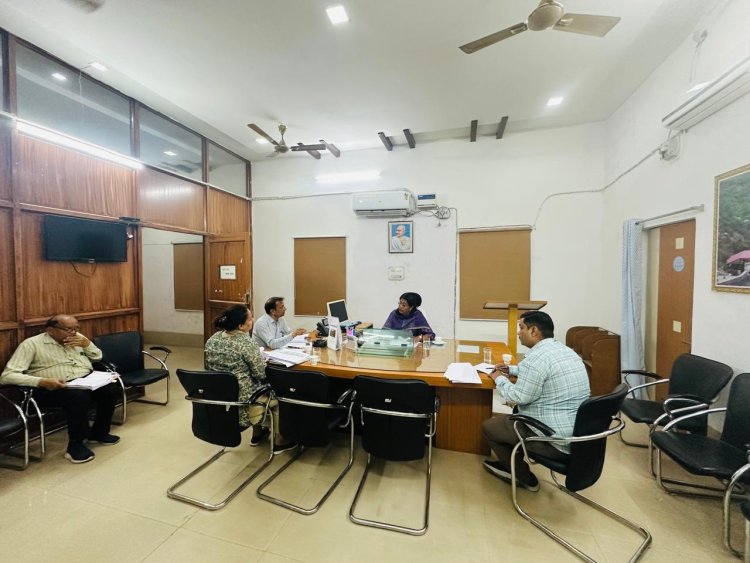 संभागीय आयुक्त डॉ. प्रतिभा सिंह ने जिला परिषद का किया निरीक्षण, विभागीय योजनाओं की प्रगति की समीक्षा कर अधिकारियों को दिए निर्देश