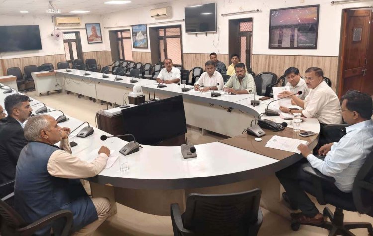 जिला निर्वाचन अधिकारी ने राजनैतिक दलों को दी एसआईआर प्रक्रिया की जानकारी