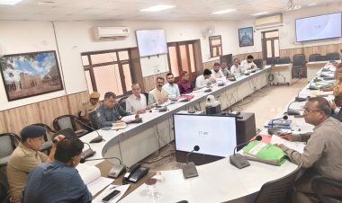 जालोर ज़िले की सड़कों पर संचालित ओवरलोडिंग वाहनों के खिलाफ हो सख्त कार्रवाई - ज़िला कलक्टर