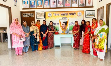 इंदिरा गांधी का राष्ट्र निर्माण में रहा महत्वपूर्ण योगदान - कामिनी शर्मा