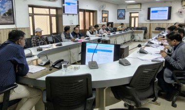 जिला जल एवं स्वच्छता मिशन की बैठक में जालोर शहर व सांचौर शहर के लिए अमृत 2.0 योजनान्तर्गत कार्यों की प्रगति की समीक्षा की