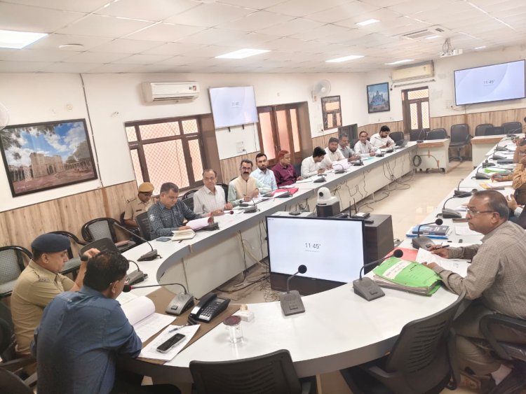 जालोर ज़िले की सड़कों पर संचालित ओवरलोडिंग वाहनों के खिलाफ हो सख्त कार्रवाई - ज़िला कलक्टर