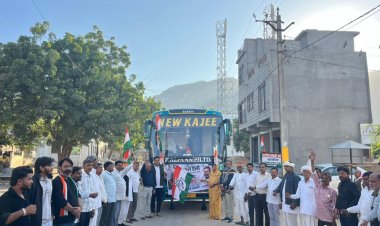 लग्जरी बस में जालोर से दिल्ली रवाना हुए कांग्रेसी