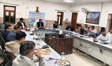 जलग्रहण विकास एवं भू-संरक्षण विभाग, राजस्थान के निदेशक मुहम्मद जुनैद की अध्यक्षता में मुख्यमंत्री जल स्वावलंबन अभियान व प्रधानमंत्री कृषि सिंचाई योजना 2.0 के संबंध में जोधपुर संभाग की समीक्षा बैठक सम्पन्न