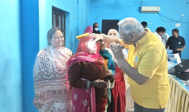 निःशुल्क लेंस युक्त नेत्र चिकित्सा शिविर का आयोजन, 350 मरीजों को चश्मे दिए
