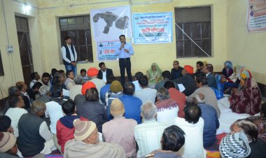 जलग्रहण विकास एवं भू-संरक्षण राजस्थान के निदेशक मुहम्मद जुनैद ने हरजी ग्राम पंचायत में की रात्रि चौपाल