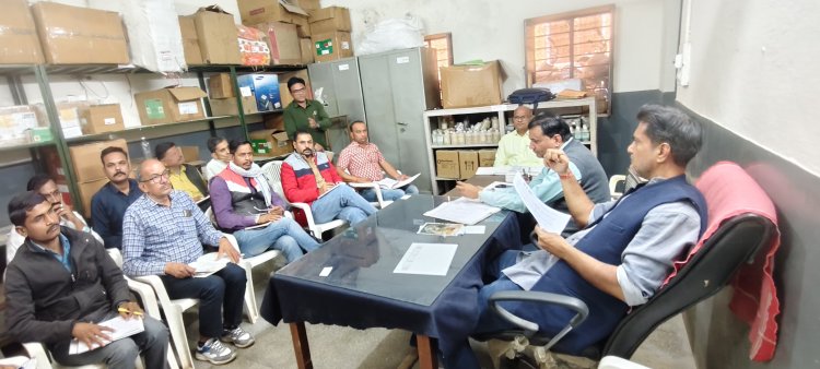 राष्ट्रीय क्षय उन्मूलन कार्यक्रम के तहत मासिक समीक्षा बैठक आयोजित