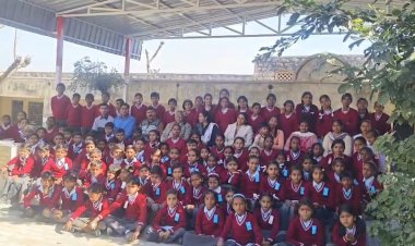 राजस्थान शिक्षक संघ राष्ट्रीय की अनूठी पहल, शिक्षकों ने ही मिलकर सरकारी स्कूल के बच्चों को बांटे स्वेटर