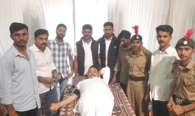 पूर्व छात्र संघ अध्यक्ष कालूसिंह, करणसिंह व कैलाश चौधरी की स्मृति में पुण्यतिथि पर जालोर में 256 यूनिट रक्तदान