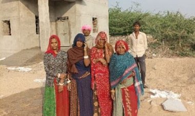 दस श्रमिकों ने फोटो खींचवाए, मौके पर एक भी श्रमिक मौजूद नहीं  