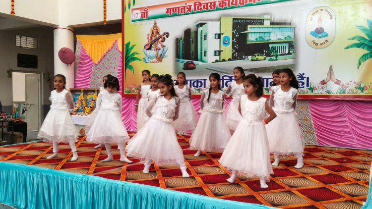 बागरा में आदर्श विद्या मंदिर माध्यमिक विधालय द्वारा हर्षोल्लास एवं देश भक्ति के साथ मनाया 77वां गणतंत्र दिवस 