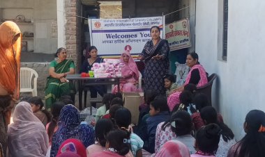 महावीर इंटरनेशनल ग्रेनाइट सिटी जालोर द्वारा आंगनवाड़ी केंद्र में सेनेटरी नेपकिन व शिक्षण सामग्री वितरण