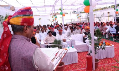 विकास कार्यों के शिलान्यास कार्यक्रम में जनता से बोले मुख्य सचेतक जोगेश्वर गर्ग - पहले आप भिखारी थे, अब आप मालिक बने हो 