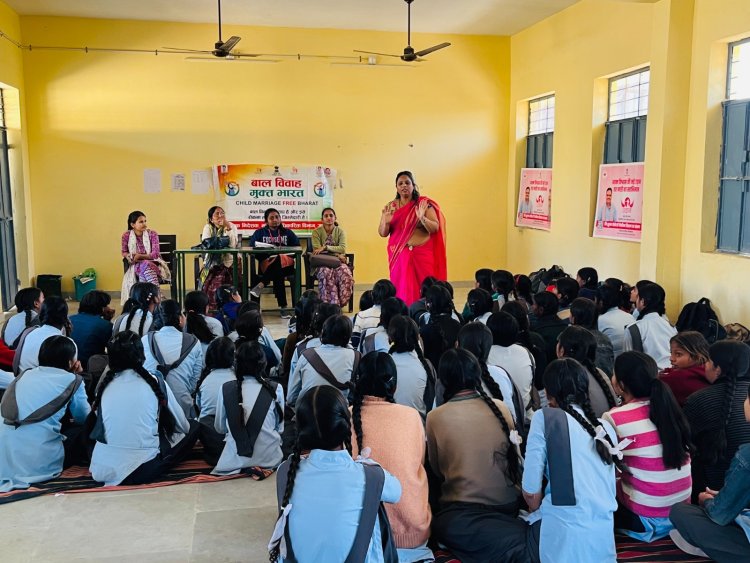 राबाउमावि गोडिजी जालोर में बालिकाओं को बाल विवाह के दुष्प्रभावों के बारे में जानकारी
