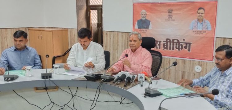 अनास नदी के व्यर्थ बहकर जा रहे अधिशेष जल को कृत्रिम जलाशय बनाकर फीडर नहर के माध्यम से सोम कमला अम्बा तक अपवर्तन हेतु 5 हजार 900 करोड़ रुपये की परियोजना के लिए डीपीआर की घोषणा जालोर के लिए बड़ी सौगात - जोगेश्वर गर्ग