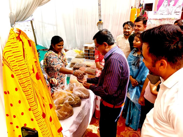 अमृता हाट के माध्यम से महिलाएँ बनेगी आर्थिक रूप से सशक्त-जिला कलक्टर