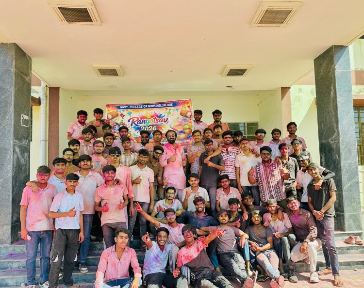 जालोर में नर्सिंग विद्यार्थियों ने खेली होली